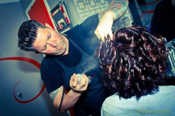 best_hairstylist_lance_van_auken_blow_a_salon_spray-resized-600